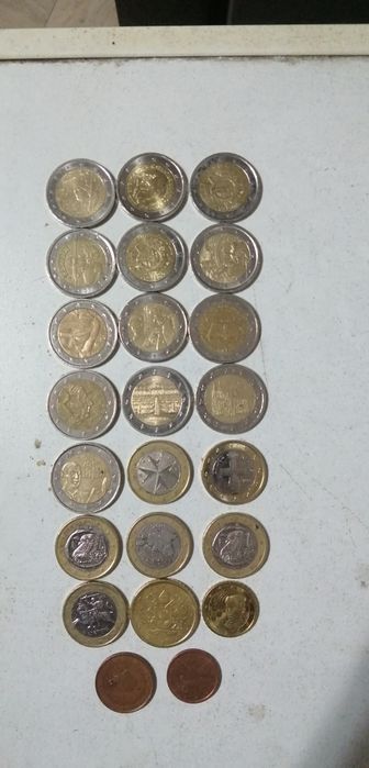 Moedas de colecção, defeitos de cunhagem e algumas com pormenores.