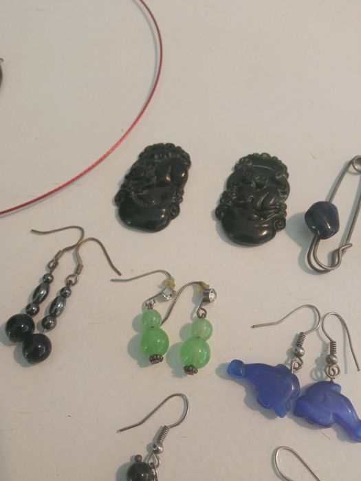 Сережки, кулони, булавки з натурального каменю