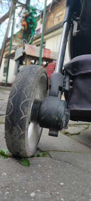 Продам дитячу коляску Carello Milano.