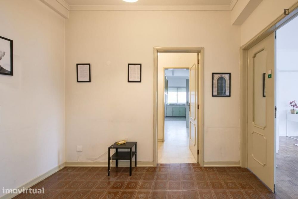 Quarto - localizado em Roma-Areeiro Lisbon