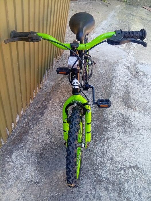 Vendo bicicleta e moto 4 criança