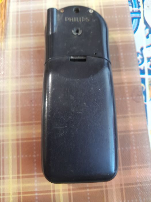 Мобільний телефон philips б.у