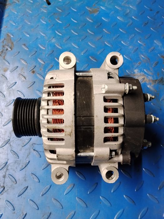 Alternator  koparko-ładowarka caterpilar