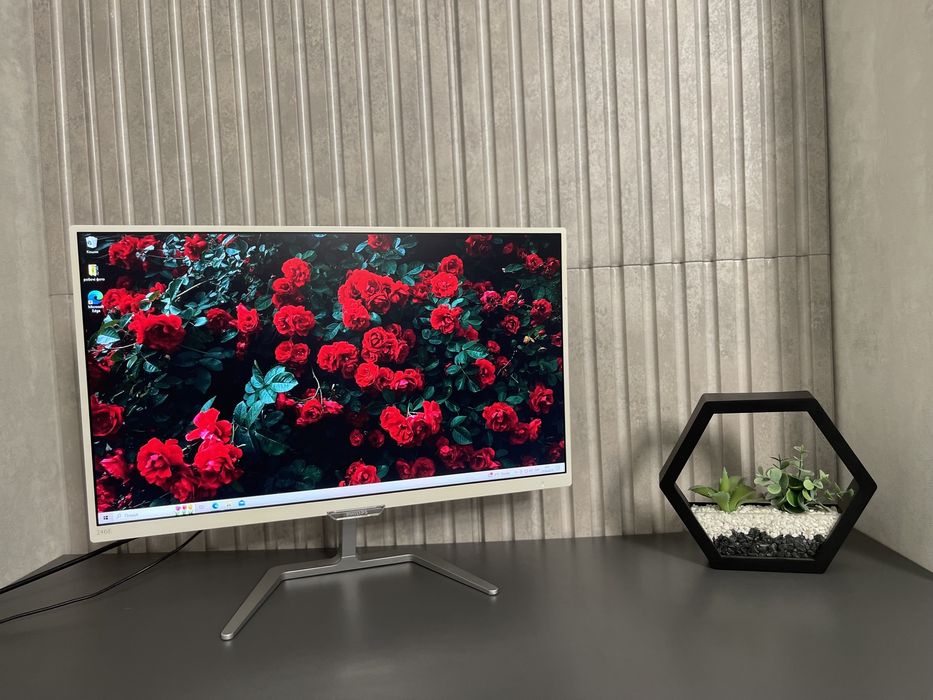 Білий монітор Philips 24 дюйми  full hd