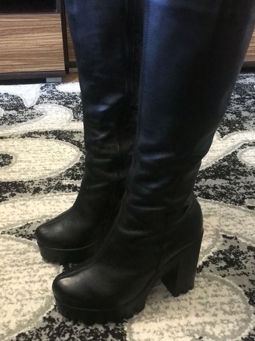 Продам кожаные сапожки