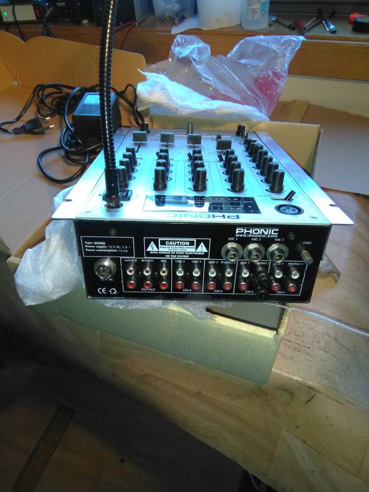 Mesa de som stereo Phonic mx 600