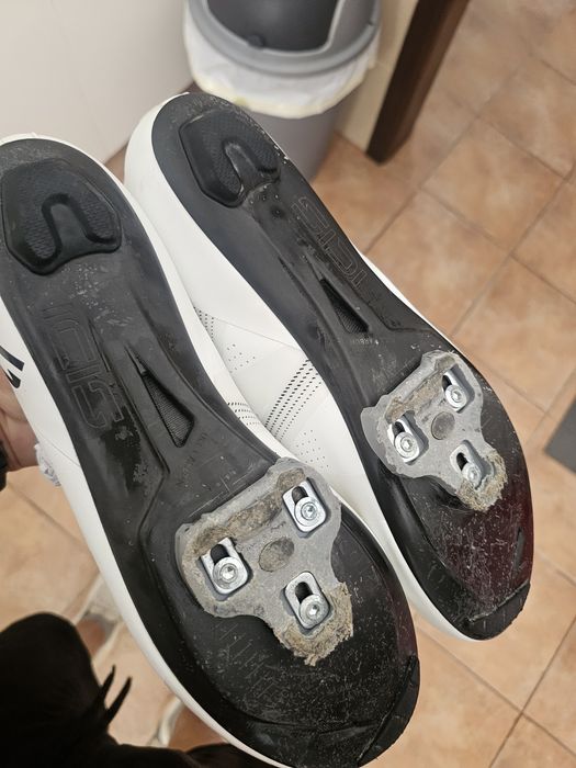 Sapatos de carbono Sidi e pedais de encaixe look em carbono