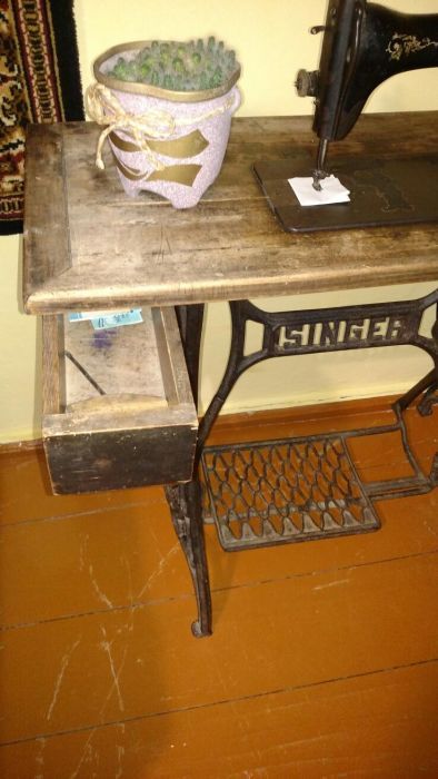 Продам швейную машинку SINGER