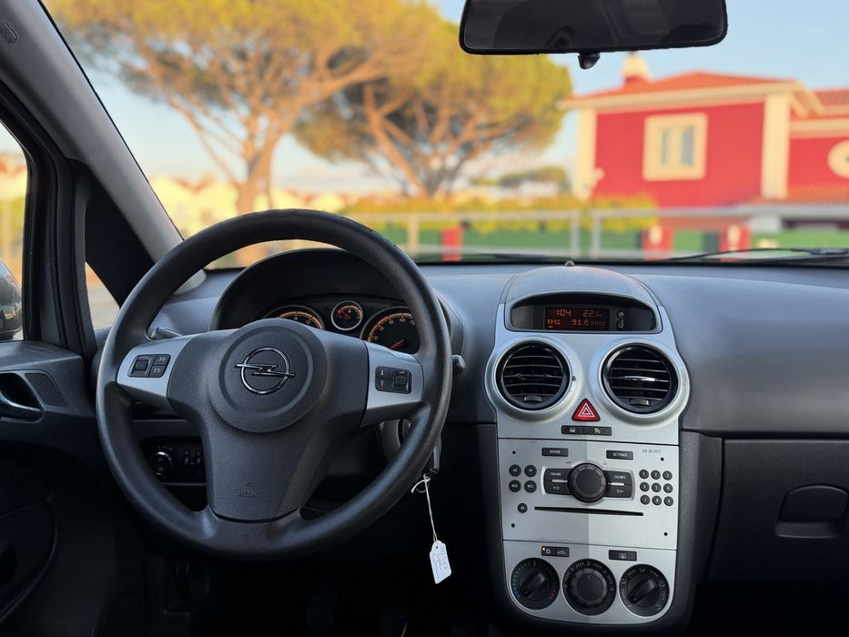 Opel Corsa 1.2 - 99.000km - 2011 - Garantia 18 meses