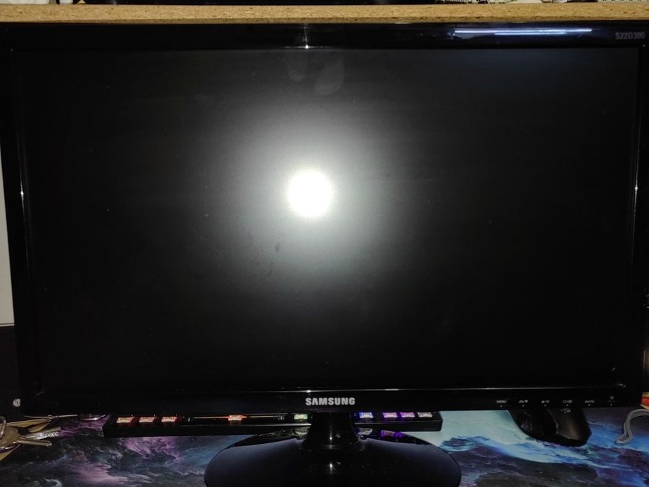 Продам монітор Samsung S22D300