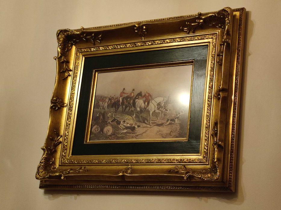 Quadro moldura em folha de ouro passpartput verde gravura de caçada.