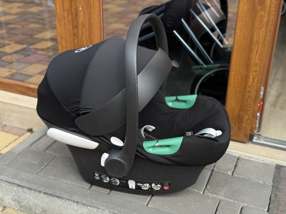 Автолюлька / автокрісло Cybex Aton B2