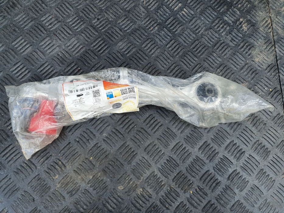 WAHACZ PRZEDNI DOLNY AUDI A4 B5 A6 C5 SKODA SUPERB PASSAT B5 4B3407151C