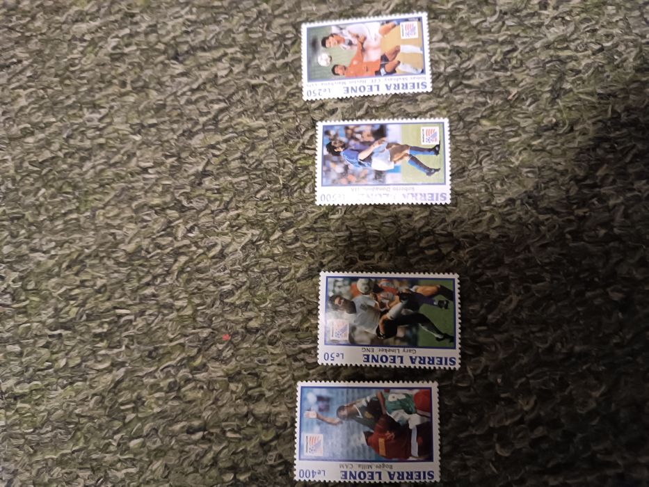 Марки футбол разных стран.