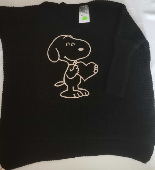 Czarny ażurowy sweter oversize