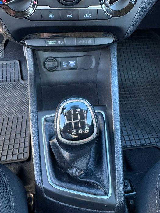 Hyundai i20 Comercial