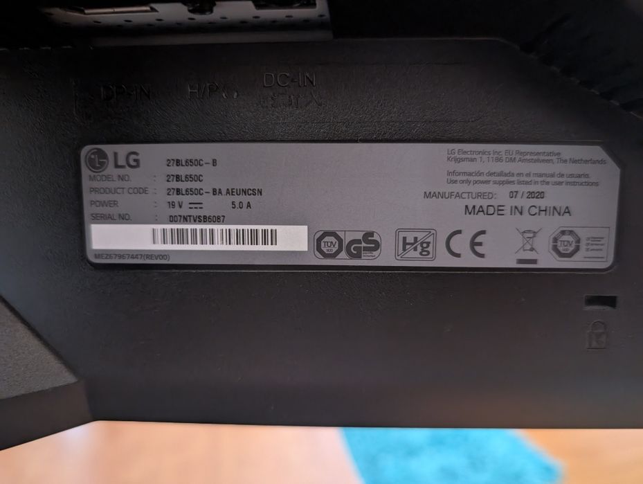 LG 27-inch Monitor64287309853570122