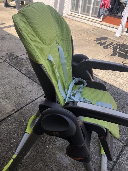 Cadeira de refeicão criança