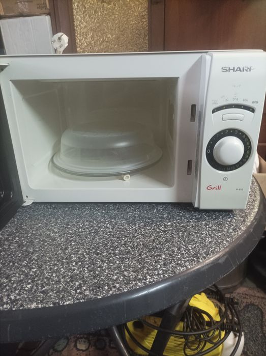 Мікрохвильова піч Sharp Grill P 613.