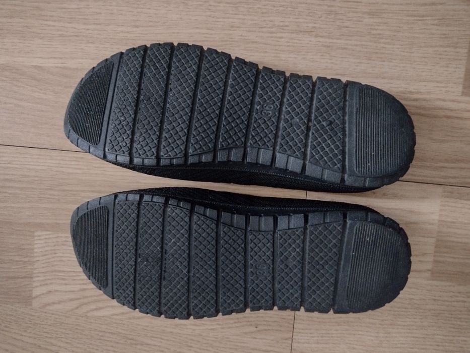 Buty płaskie czarne rozmiar wkłdki to 23