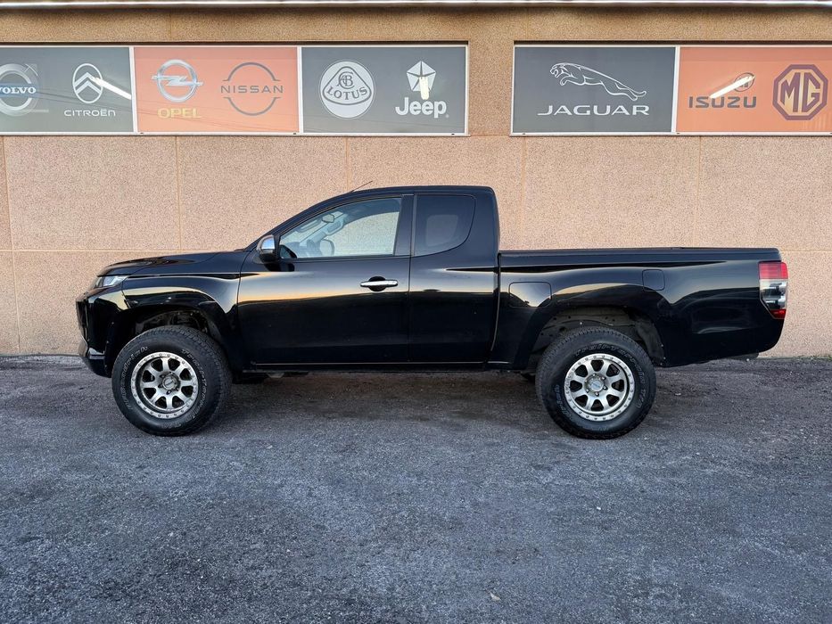 Mitsubishi L200 2.3 DI-D Strakar CD Connect Edition 4WD