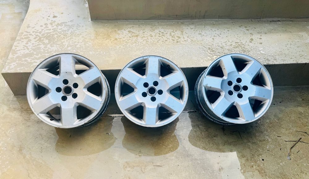Jantes Land Rover 19" OEM (8Jx19 ET53) — 4 jantes (1 empenada)