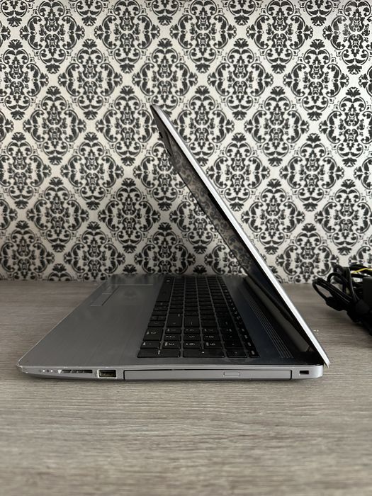 Ноутбук HP 250 G7 / i3-7020U / 16GB RAM / SSD + HDD