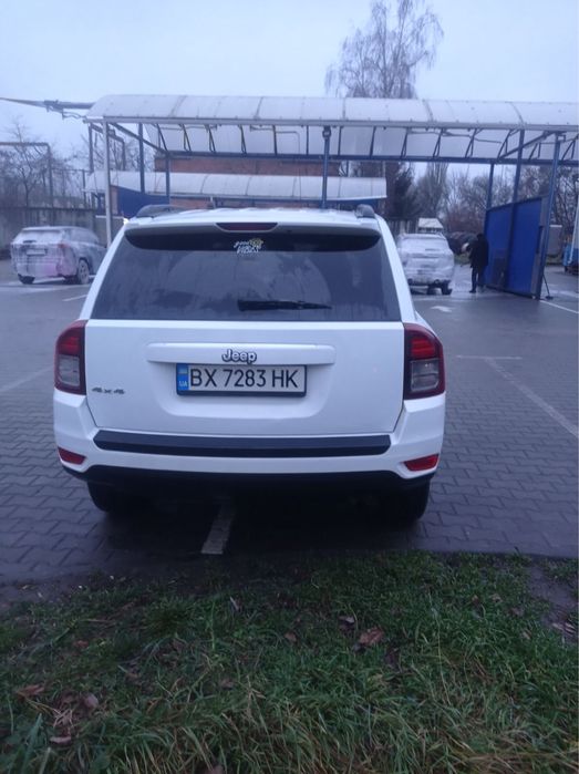 Гарний jeep compass