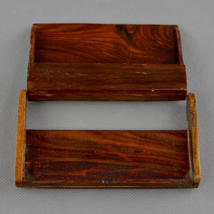 Caixa Oriental de cartões, em madeira nobre, embutidos em madre pérola