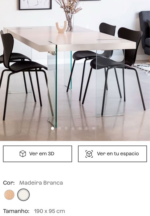 mesa com pés em vidro