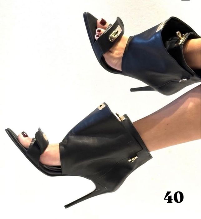 Шкіряні босоніжки тренд 2026