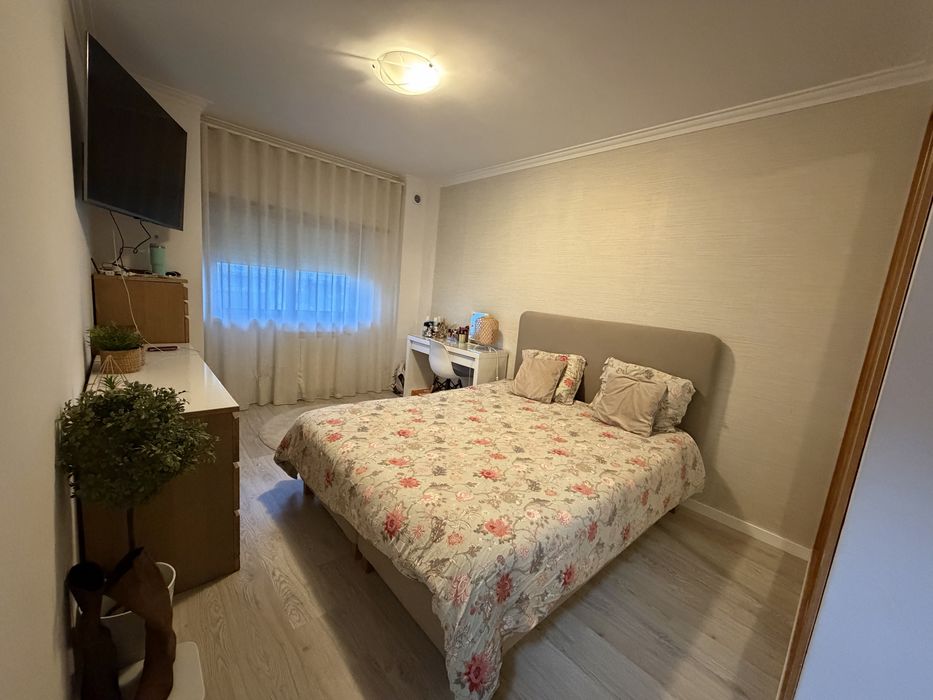 Apartamento T2 - urbanizacao casal da mira - Amadora