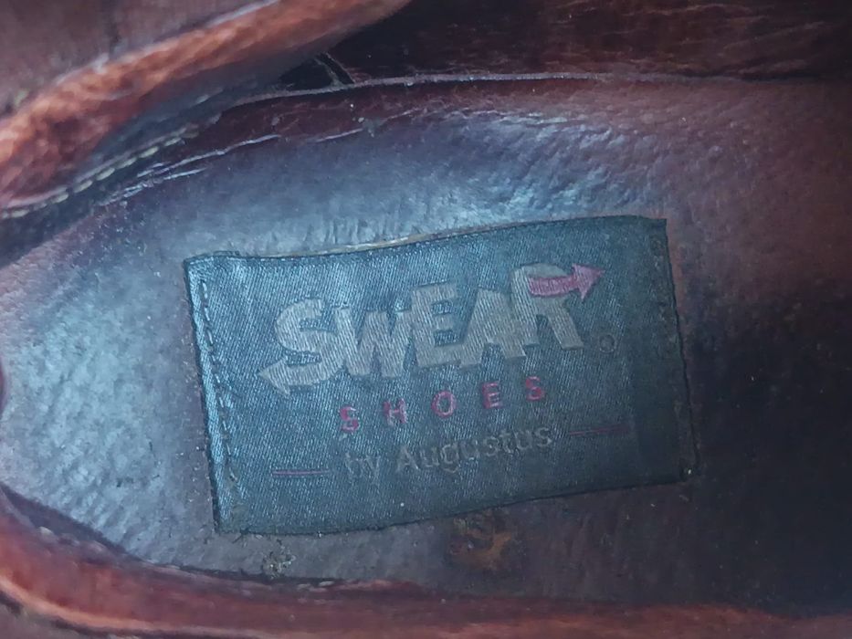 Botins swear by Augustus