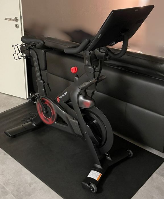 JAK NOWY ! Rower spiningowy PELOTON, ekran 22 cale, NETFLIX