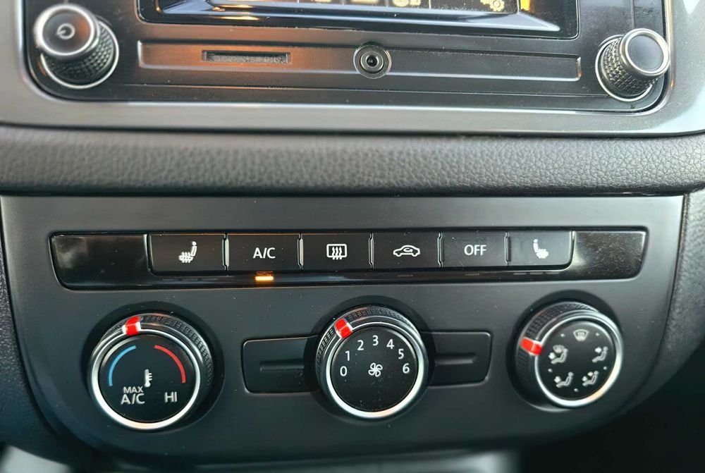 Volkswagen Tiguan S      2016