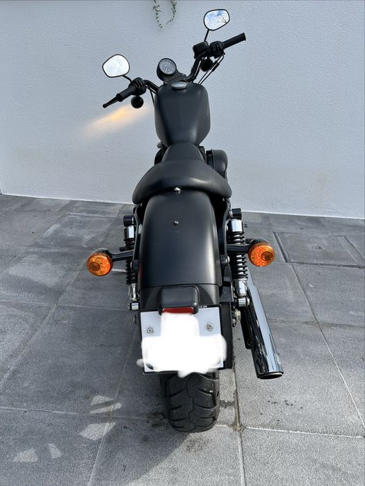 Harley- Davidson iron 883