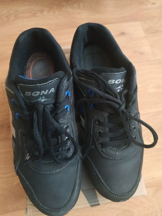 Кросівки Bona.   .