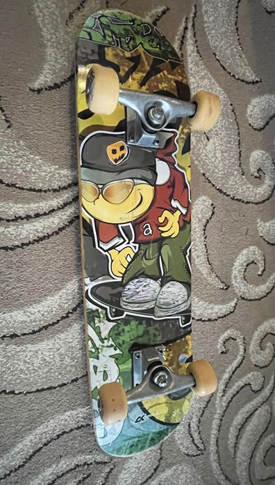 Продам скейтборд б/в