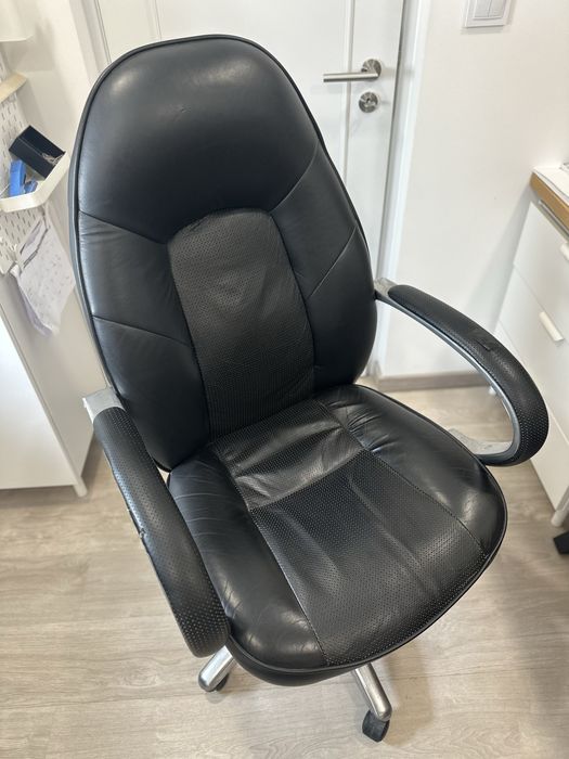 Cadeira de executivo escritorio pele preta