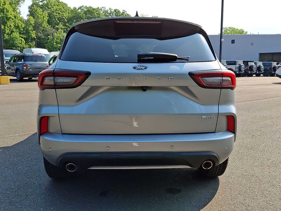 Ford Escape      2024