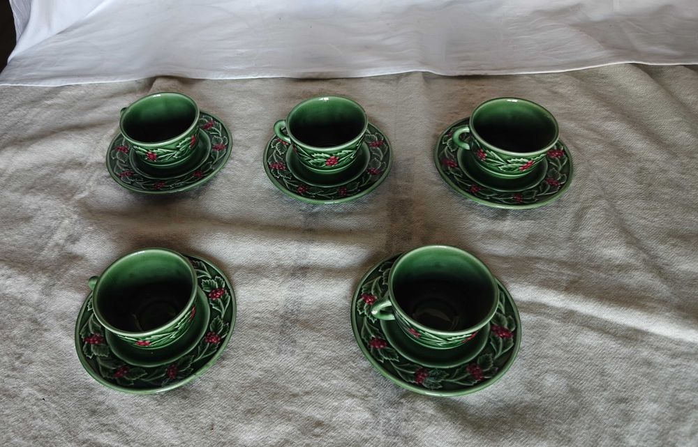 Conjunto de chávenas Bordallo Pinheiro