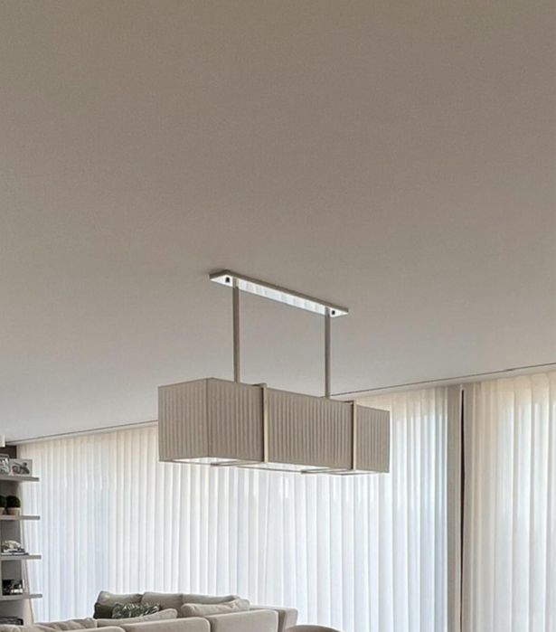 Candeeiro de teto, esteutura metalica e abajour em tecido