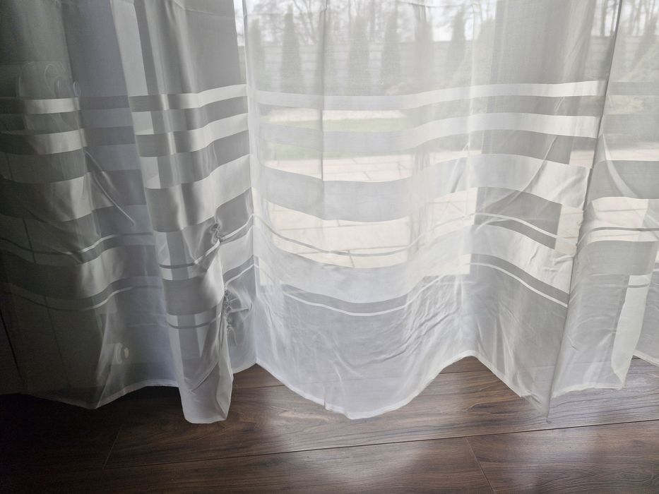 Długa firana woalowa w kolorze kremowym