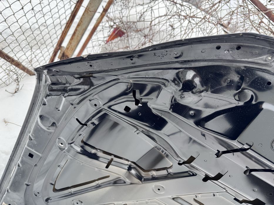 Капот Ford Mustang Mach-e