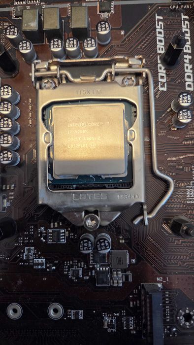 Sprawny procesor i7 9700k.  Intel Socket 1151