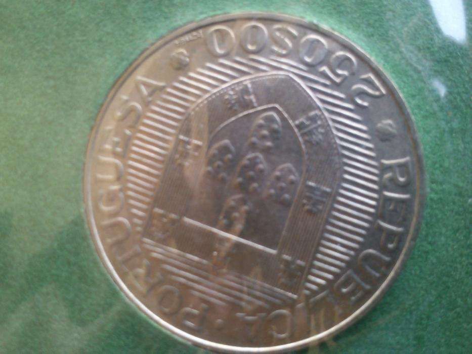 Conferência Mundial das Pescas FAO 1984, moeda 250$00 bnc, c/ carteira