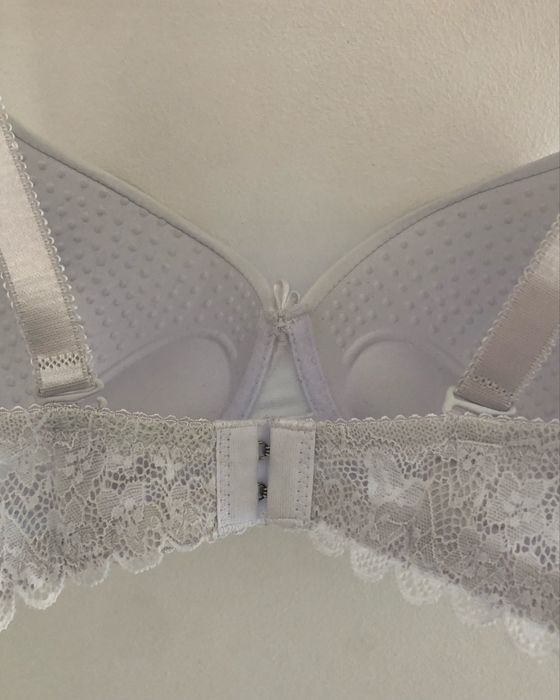 Stanik push-up - biały w rozmiarze 75D, nowy