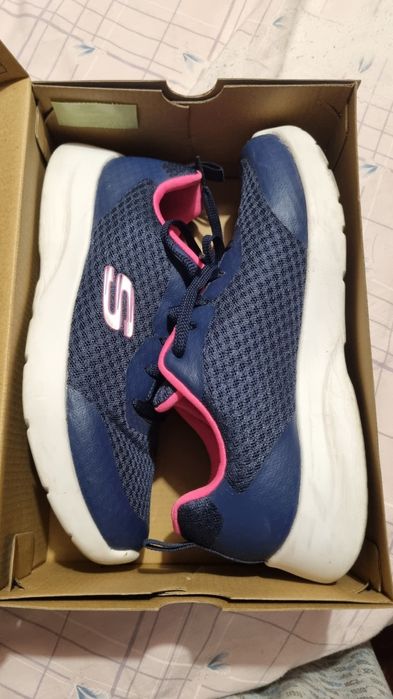 Skechers 38 originais (preço negociável)