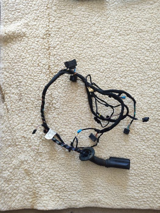 Szyba prawa BMW X1 F48