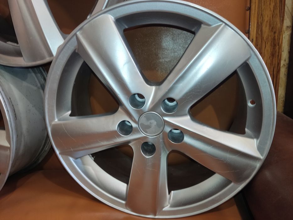Продам диски r18 5*120 8j